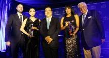 Penyanyi Angela Vero bersama DJ Tiara Eve hadiri peluncuran botol baru Martell.