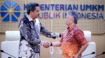 Menteri UMKM, Maman Abdurrahman bersama Deputy Tourism, Creative Industry and Performing Arts Minister of Sarawak, Datuk Snowdan Lawan