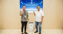 dari kiri: Bobby Sumakul, Head of Sales Program Hyundai Motors Indonesia _ Bonar Pakpahan, Product Expert Hyundai Motors Indonesia