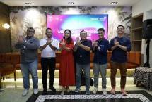 Kiri - Kanan: Ketua Pelaksana Digiland 2025 Telkom Averyadi Setiawan, VP Brand & Marketing Communication Telkomsel Abdullah Fahmi, Penggiat Olahraga Lari Melanie Putria, VP Corporate Communication Telkom Andri Herawan Sasoko, Sekretaris Jenderal PB PASI Tigor Tanjung, & Penggiat Olahraga Lari Luthfi Go