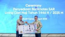 BPKH Serahkan Banknotes Living Cost Bagi Jemaah Haji 1446 H/2025 M