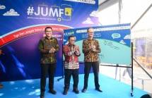 Gubernur DKI Jakarta, Pramono Anung didampingi Duta Besar Inggris untuk Indonesia, Dominic Jermey, dan Direktur ITDP Indonesia Gonggomtua Sitanggang meresmikan pembukaan Jakarta Urban Mobility Festival 2025.