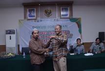 Ketua Forwatan yang baru, Bantolo serah terima dari Ketua Lama Yuwono Ibnu Nugroho