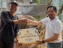 Kimia Farma Apotek Salurkan Hewan Kurban di Depok, Wujudkan Komitmen Sosial Lewat Program TJSL 2025