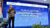 Presiden Direktur PT Toyota Motors Manufacturing Indonesia (TMMIN) Nandi Julyanto saat memberikan kuliah umum di Universitas Syiah Kuala (USK)