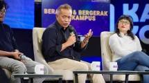 Sambut Puluhan Ribu Mahasiswa Baru, Wamenkop Ferry Berbagi Kenangan dan Motivasi di Kampus Unpad