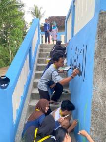 Pacific Paint Dukung Program KKN-PPM UGM dalam Mewarnai Hidup dan Mencerahkan Indonesia