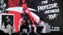 Ben Tsai, Head of International Operations ANTA berdiskusi dengan Grayson &ldquo;The Professor&rdquo; Boucher, Brand Ambassador ANTA di Press Conference ANTA Indonesia 