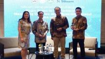 Keterangan Foto (Ki-Ka): Angelia Agustine - Sales Associate Director Siloam Hospitals Group, Prof. Dr. dr. Andri M T Lubis Sp.OT, Sub.Sp CO (K) - Siloam Hospitals Mampang, dr. Antonius Andi Kurniawan, Sp.KO., Subsp.ALK (K) - Siloam Hospitals Mampang, dr. Randy Presly Octavianus, Sp.OT, AIFO-K -Siloam Hospitals Semarang.