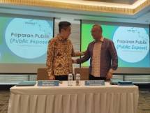 Public Expose Radana Finance, Rabu, 24 September 2025, Gedung Cibis Nine, Jakart. Tampak dalam foto kika: Setiawan Nurtjahja Direktur dan Elquino Parulian Simanjuntak, Chief of Finance Radana Finance