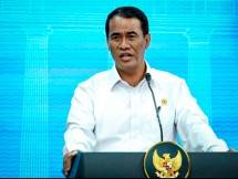 Menteri Pertanian Andi Amran Sulaiman menyampaikan keterangan pers kepada awak media usai rapat terbatas yang membahas ketahanan pangan di Istana Merdeka, Jakarta, pada Kamis, 9 Oktober 2025. (Foto: BPMI Setpres)