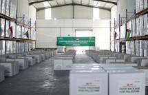 Keterangan Foto: Dompet Dhuafa sigap menyiapkan gudang logistik yang diperuntukkan secara khusus untuk kebutuhan warga Palestina dalam menghadapi musim dingin dan menyambut bulan Ramadan.