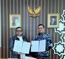 Nota Kesepahaman tersebut ditandatangani oleh Kepala BPJPH, Ahmad Haikal Hasan, sementara dari Pihak STI diwakili oleh Komisaris PT Synerga Tata Internasional, Edwin Pantas Partunggul.