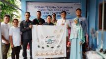 Dukung Kesejahteraan Warga, Pertamina Energy Terminal Tanjung Uban Berdayakan Nelayan dan Bantu Perbaikan Sekolah 