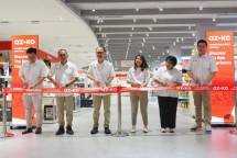 Sesi seremonial pembukaan New Store Concept PT Aspirasi Hidup Indonesia Tbk (AZKO) Pondok Indah Mall 1 Jakarta.