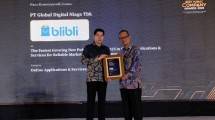 Nathaniel Naldo Widjadja, Investor Relations Vice President Blibli saat mewakili Blibli menerima penghargaan The Fastest Growing New Public Company 2025