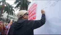 Kepala BPJPH RI, Ahmad Haikal Hasan atau yang akrab disapa Babe Haikal saat menghadiri Jakarta Halal Market 2025.