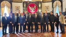 Ketua Umum HKI Akhmad Ma'ruf Maulana (tengah) bersama sejumlah tokoh dan manajemen PT Quantum Luminous Indonesia