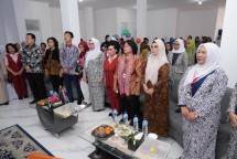 Unicharm dan IBI menggelar penyuluhan tentang pemilihan popok bayi yang tepat serta layanan Posyandu terpadu