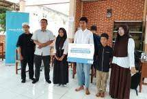 Jufi dan Yayasan Astra Gelar Wakaf Kacamata untuk Pelajar Duafa di Bantar Gebang