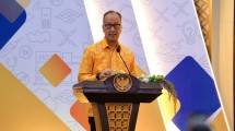 Menperin Agus Gumiwang Kartasasmita