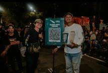 Ngamen untuk Sumatera, kolaborasi penggalangan dana untuk penyintas bencana di Sumatera oleh seniman dan musisi Yogyakarta (Ndarboy Genk) bersama Dompet Dhuafa.