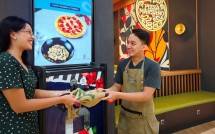 Pizza Marzano ajak pelanggan untuk peduli lingkungan dengan menukarkan tas spunbond mereka