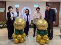 Peluncuran teknologi CT Scan terbaru serta Aplikasi Medistra Hospital. (Dari kiri ke kanan) Presiden Director Monica Surya Pranata Lembong, MARS., dr. Ardian Jahja Saputra, Sp.JP., Monica Mangkuwerdojo, Sp.Rad, Prof. Dr. dr. Teguh Santoso, Sp.PD-KKV, Sp.JP,Ph.D., FIHA, FACC,FESC, FSCAI, Hospital Director Dr. Adithya Wardhana, MARS.