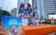 Peluncuran giant balloon dari film Pelangi di Mars, di SCBD Tunnel BEJ, Jakarta, Kamis (19/2/2026).
