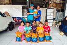 BSI Maslahat saat menyalurkan Zakat kepada Mistahiq