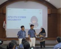 Program ini bertujuan untuk membantu generasi muda memahami risiko di ruang digital sekaligus membangun perilaku berinternet yang aman, bijak, dan bertanggung jawab.