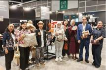 IKM binaan Balai Pemberdayaan Industri Fesyen dan Kriya (BPIFK) Bali, Koto Batu dari Banten, sukses meraih penghargaan Best of Show Award pada ajang European Product Design Award x HKTDC Home InStyle 2026 di Hong Kong.