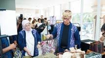 Menteri Perindustrian Agus Gumiwang Kartasasmita bersama Dirjen IKMA saat meresmikan BPIFK di Bali