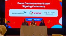 Penandatanganan kerjasama Klook Gandeng Garuda Indonesia dan InJourney