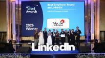 TelkomGroup kembali menorehkan prestasi di LinkedIn Talent Awards 2025 dengan meraih dua penghargaan sekaligus. PT Telkom Indonesia (Persero) Tbk berhasil mempertahankan gelar Best Employer Brand on LinkedIn untuk kedua kalinya, sementara Telkomsel meraih penghargaan Learning Champion. Pencapaian ini menegaskan komitmen TelkomGroup dalam membangun employer branding yang kuat serta menghadirkan budaya belajar dan pengembangan talenta digital yang berkelanjutan, Kamis (7/5).