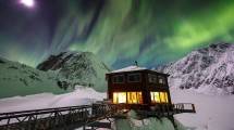 Chalet Sheldon Resor di Taman Nasional Denali yang Menyuguhkan Keindahan Pemandangan Gletser di Alaska (Foto:travelandleisure.com)