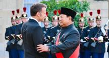 Presiden Emmanuel Macron menyambut hangat Presiden Prabowo Subianto dalam rangkaian kunjungan kenegaraan ke Republik Prancis.