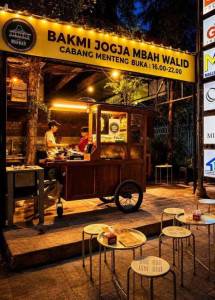 Bakmi Jogja Mbah Walid Buka Cabang di Kendal&ndash;Menteng: Aroma Bara Arang Bikin Rindu Pulang