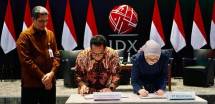 Suasana di Bursa Efek Indonesia (BEI), tempat saham dan reksadana diperdagangkan. Investor pemula perlu memahami perbedaan keduanya sebelum mulai berinvestasi.