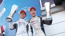 Pembalap TOYOTA GAZOO Racing Indonesia (TGRI) Amato Rudolph (kanan) dan Farrel Rafellyno Augusto (kiri) merayakan raihan podium Kejurnas ITCR 1200 2026 Seri ke-2 di Sirkuit Mandalika, Nusa Tenggara Barat